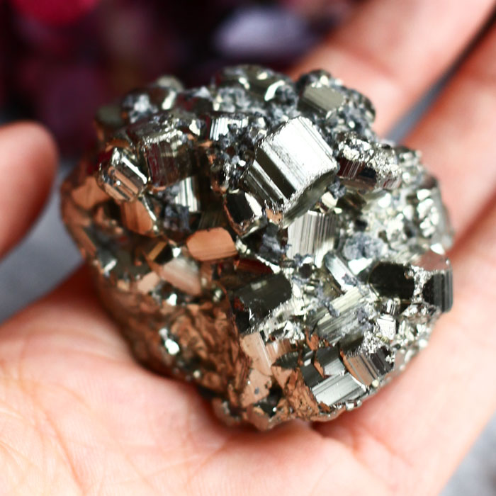 Пирит (сросток кристаллов)