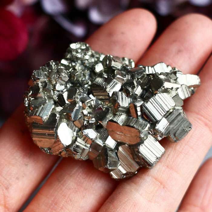 Пирит (сросток кристаллов)