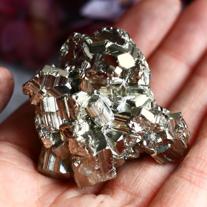 Пирит (сросток кристаллов)