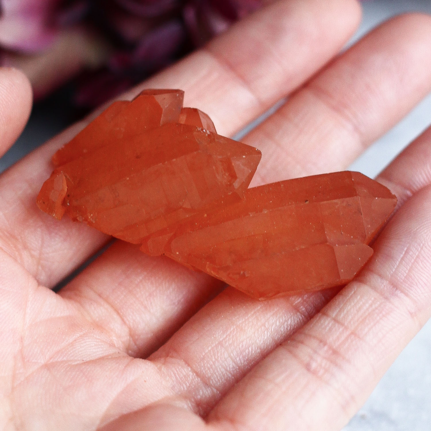 Сросток кристаллов кварца с гематитом