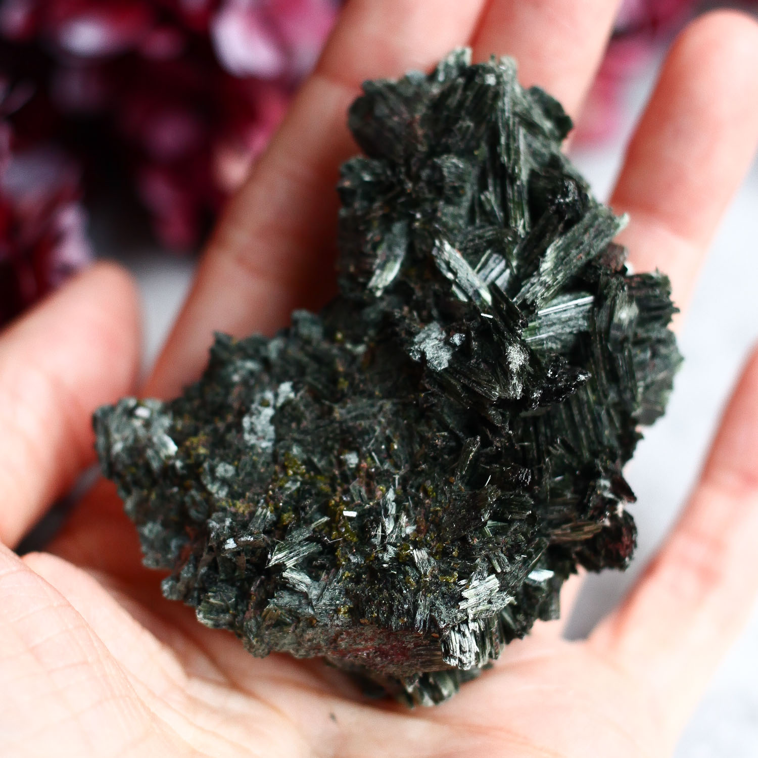 Эпидот (сросток кристаллов)