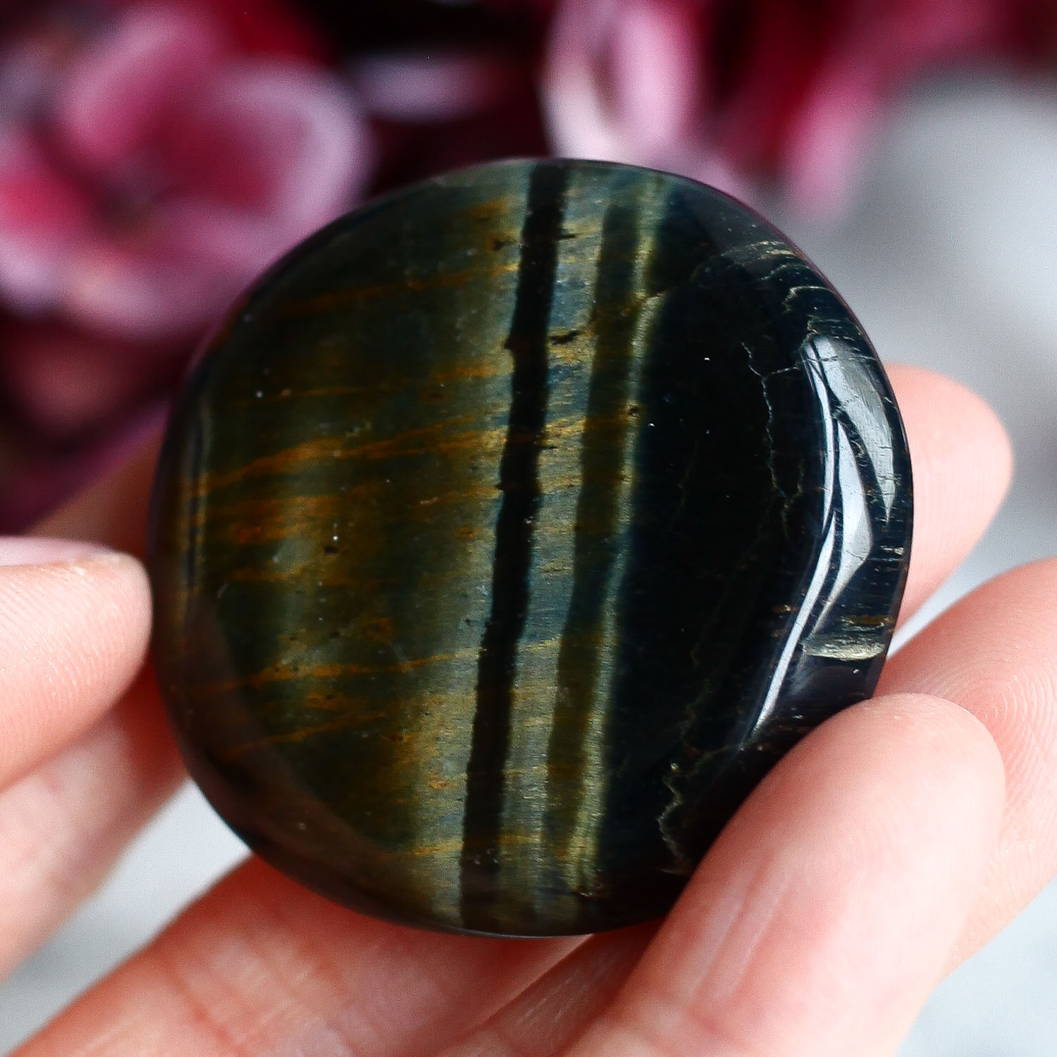 Тигрово-соколиный глаз в форме гальки