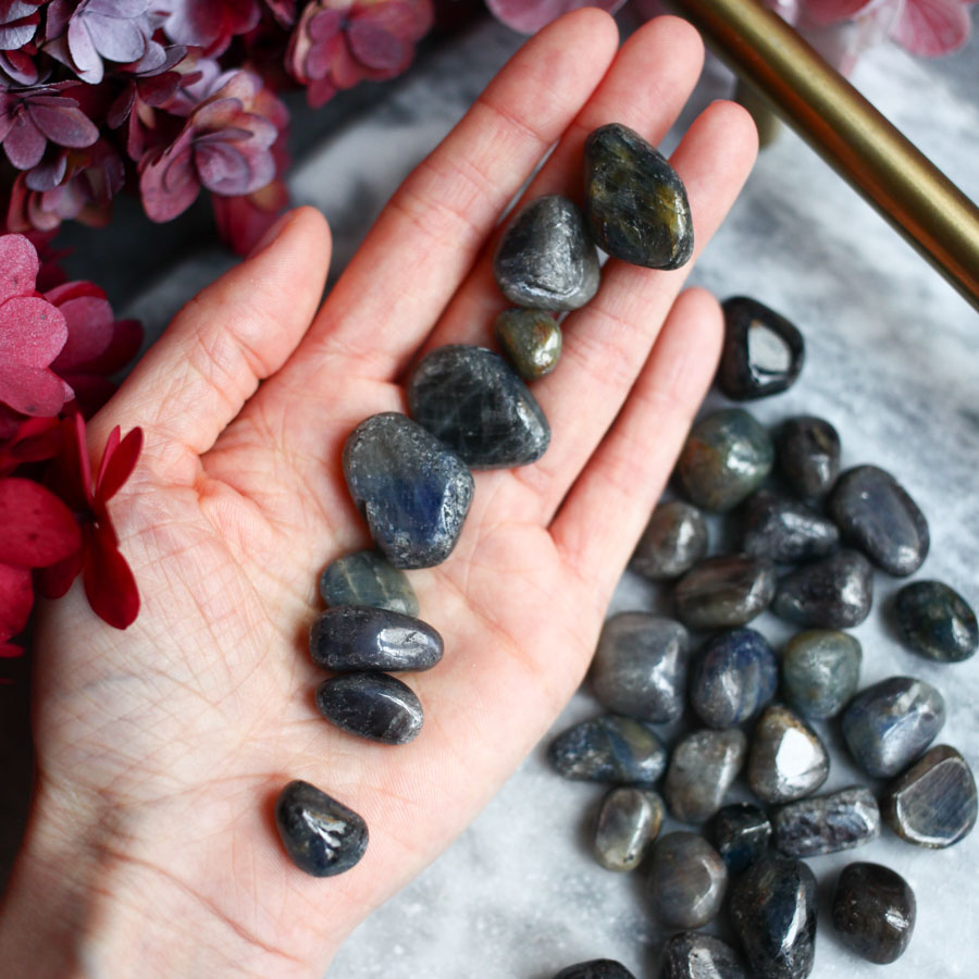 Галтовка синего корунда