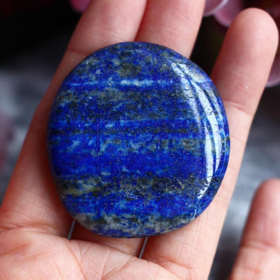 Лазурит в форме гальки