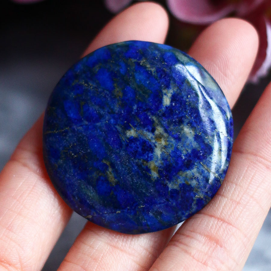 Лазурит в форме гальки