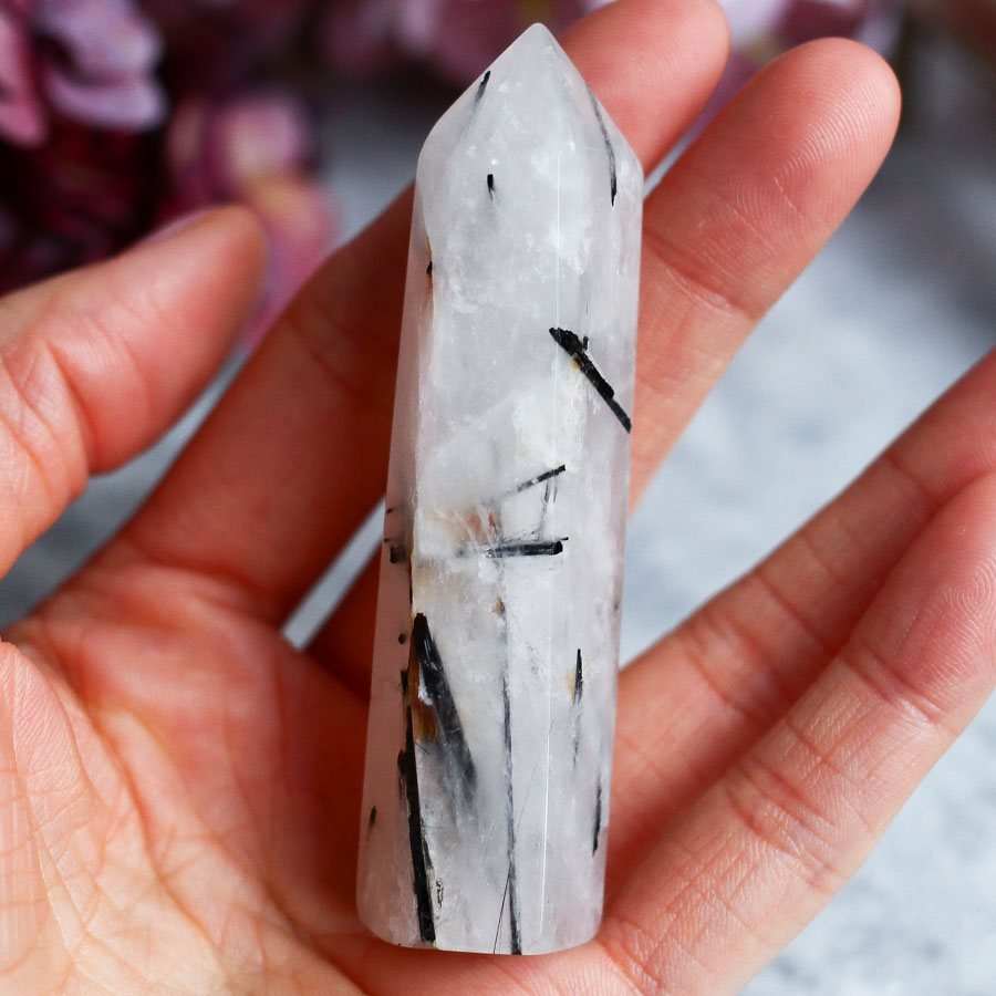 Турмалиновый кварц (кварц с шерлом) в форме кристалла-генератора