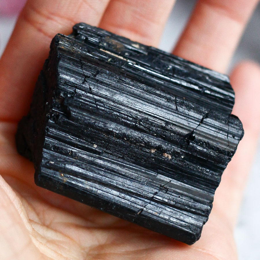 Черный турмалин (шерл) необработанный
