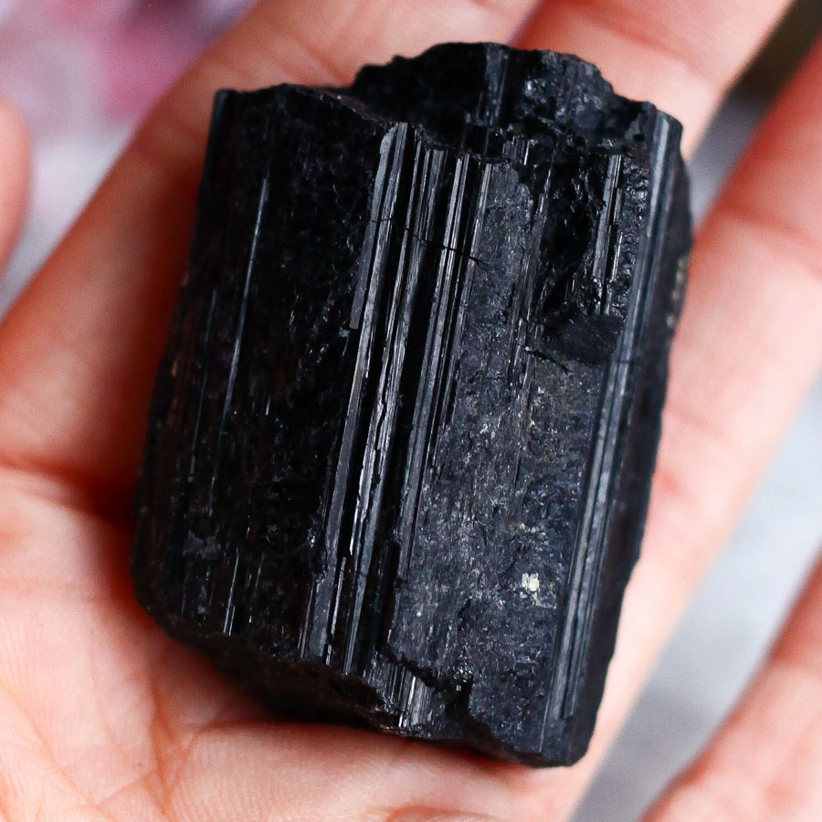 Черный турмалин (шерл) необработанный