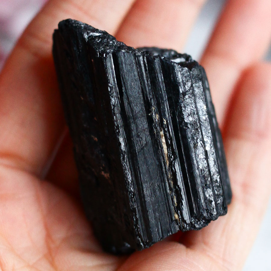 Черный турмалин (шерл) необработанный