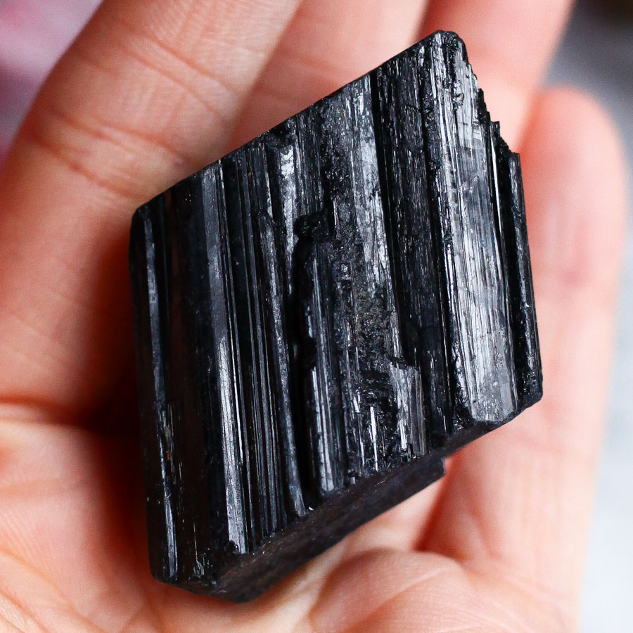 Черный турмалин (шерл) необработанный