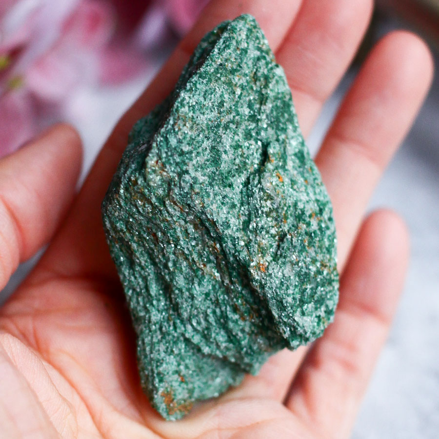 Фуксит необработанный