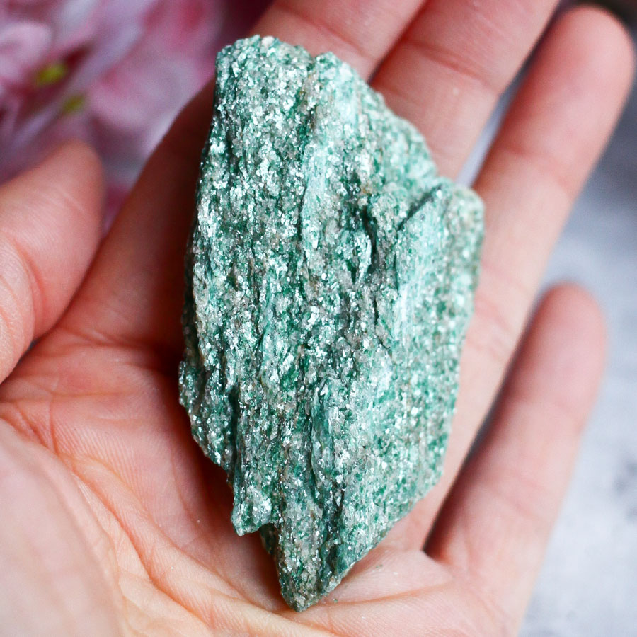 Фуксит необработанный