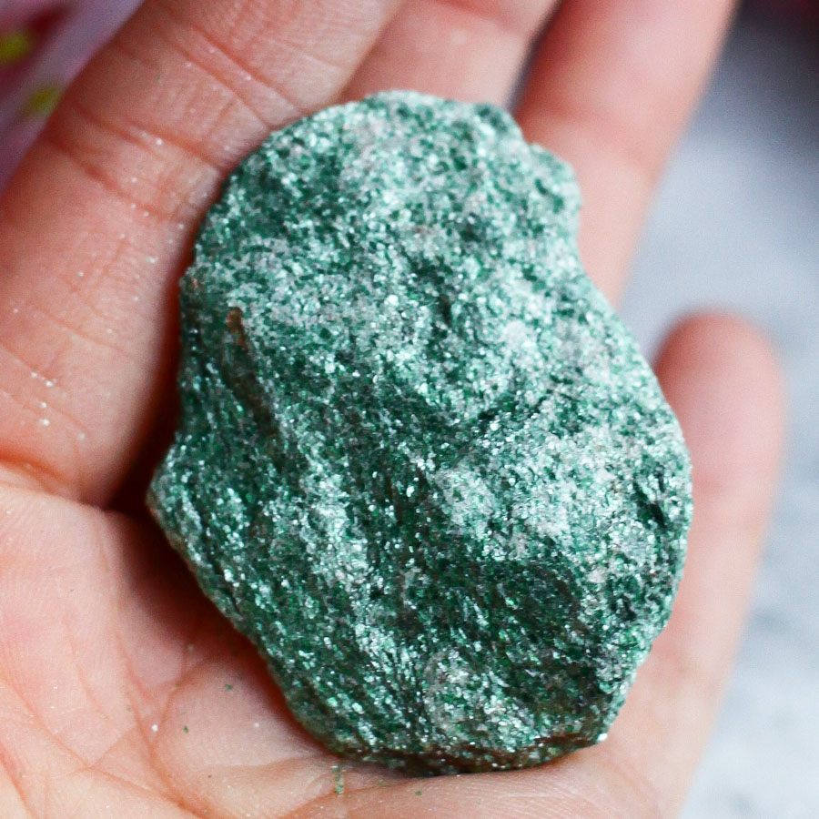 Фуксит необработанный