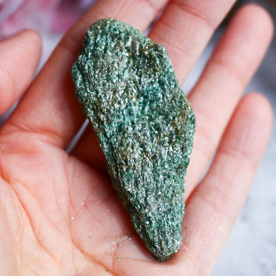 Фуксит необработанный