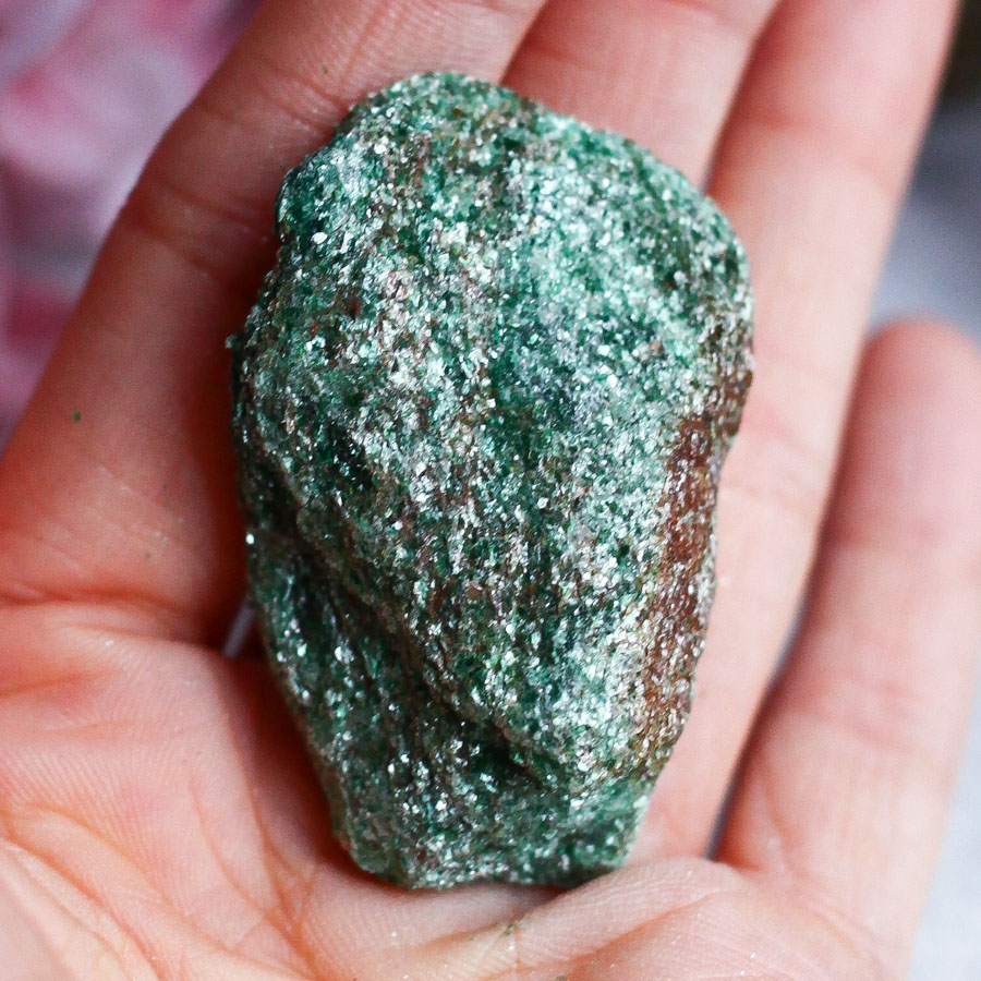 Фуксит необработанный