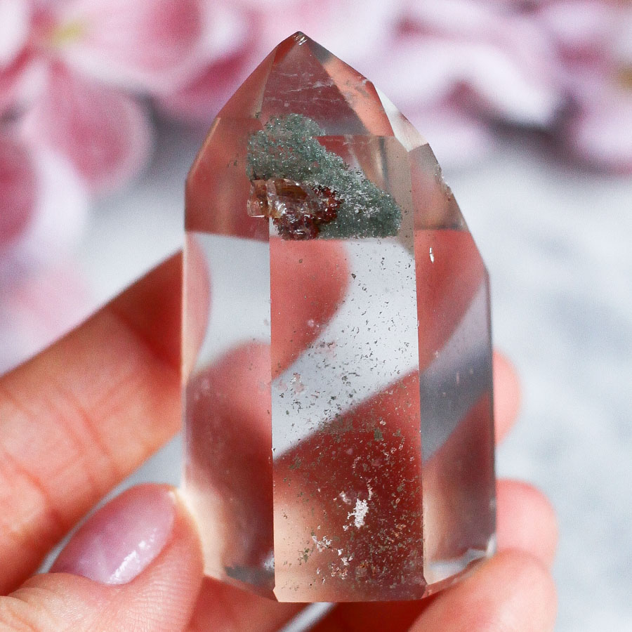 Хлоритовый кварц (кварц аквариум) в форме кристалла-генератора (высокий сорт)