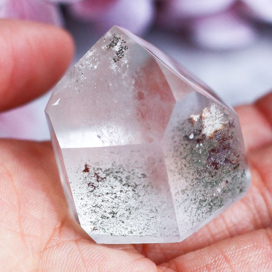 Хлоритовый кварц (кварц аквариум) в форме кристалла-генератора (высокий сорт)