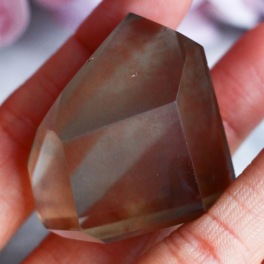 Хлоритовый кварц (кварц аквариум) в форме кристалла-генератора (высокий сорт)