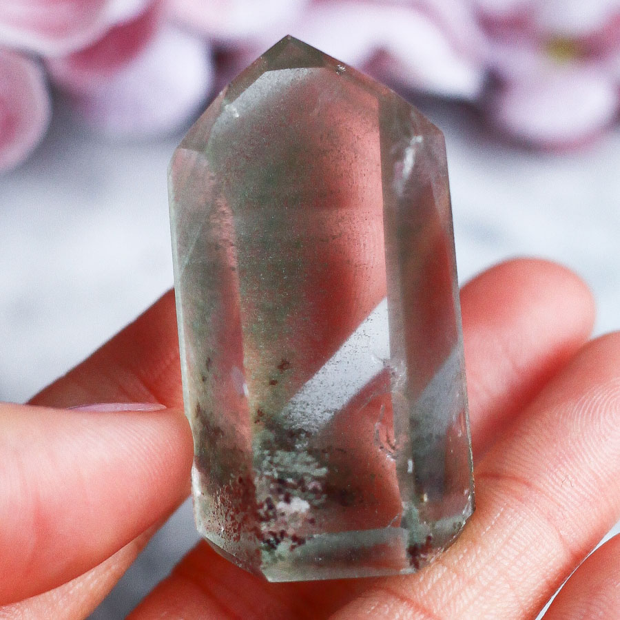 Хлоритовый кварц (кварц аквариум) в форме кристалла-генератора (высокий сорт)