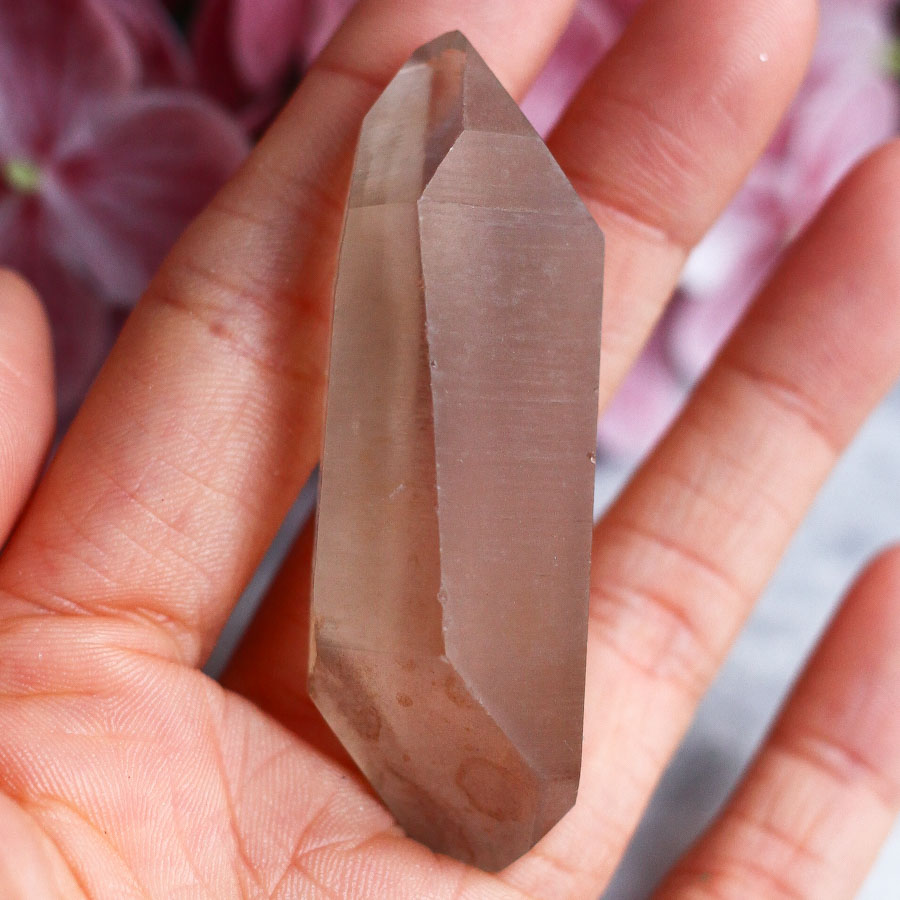 Кристалл дымчатого кварца ("лемурийский кварц")