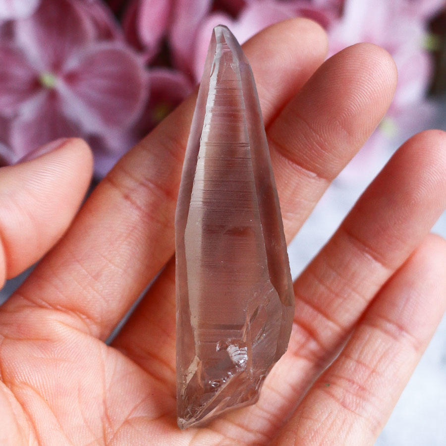 Кристалл дымчатого кварца ("лемурийский кварц")