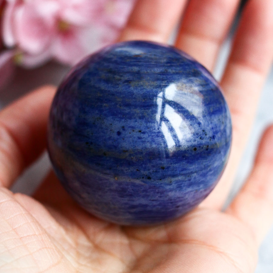 Содалит в форме шара