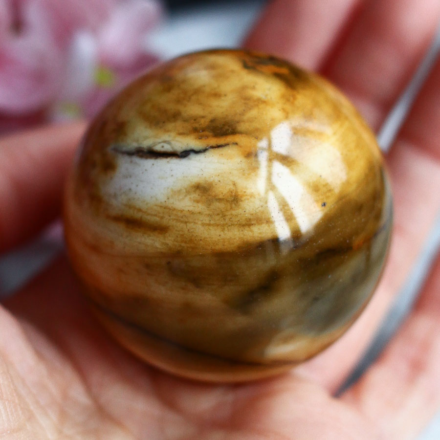 Мукаит в форме шара