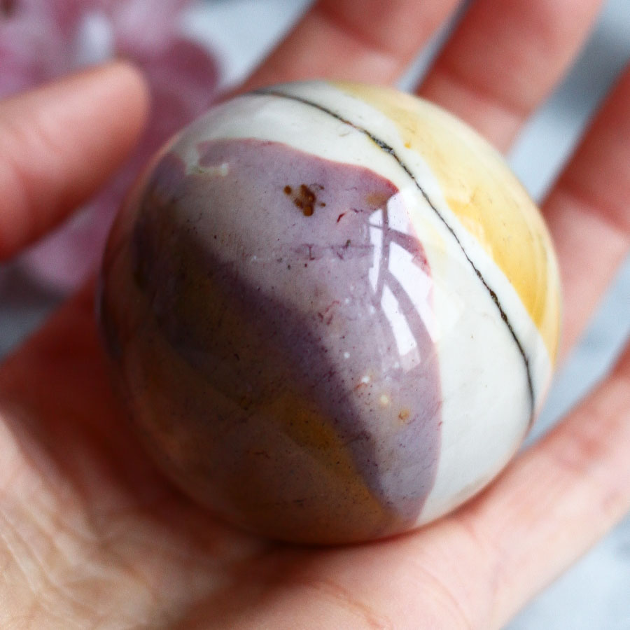 Мукаит в форме шара