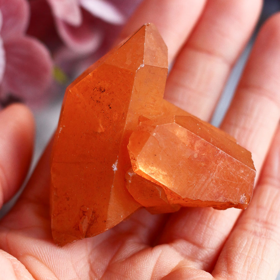 Сросток кристаллов кварца с гематитом