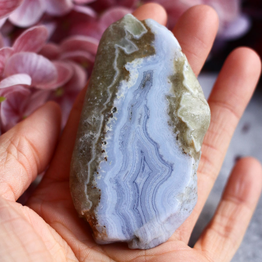 Срез голубого кружевного агата