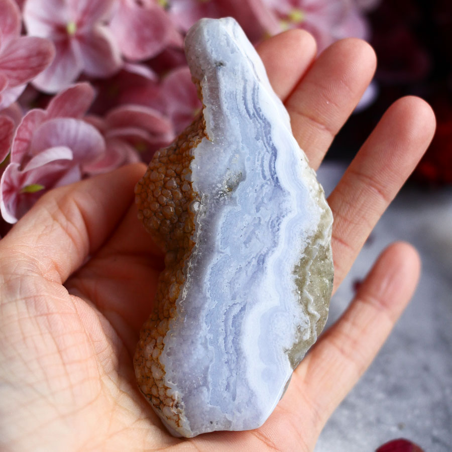 Срез голубого кружевного агата