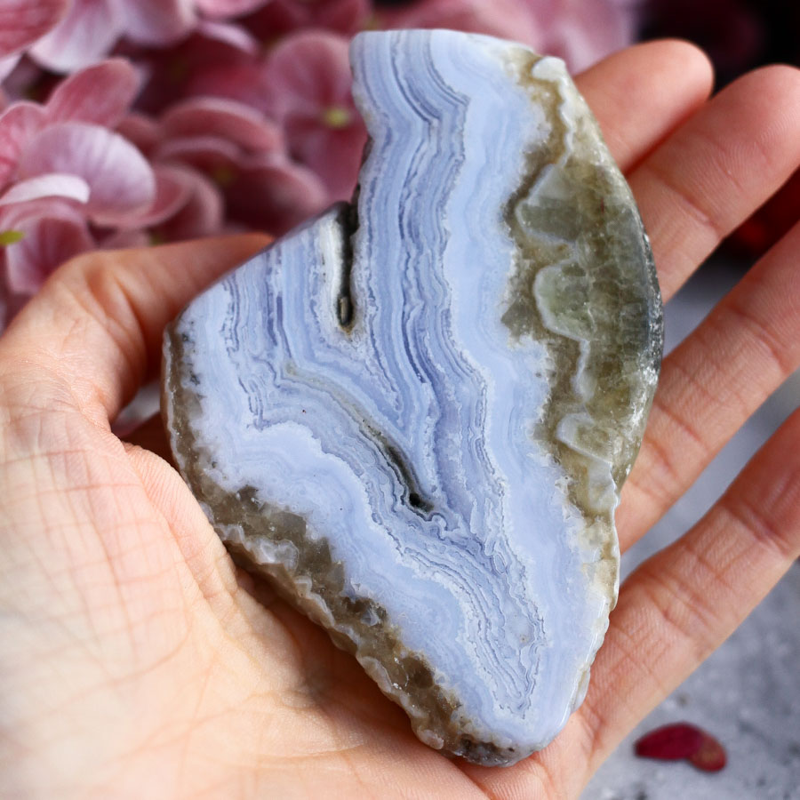 Срез голубого кружевного агата