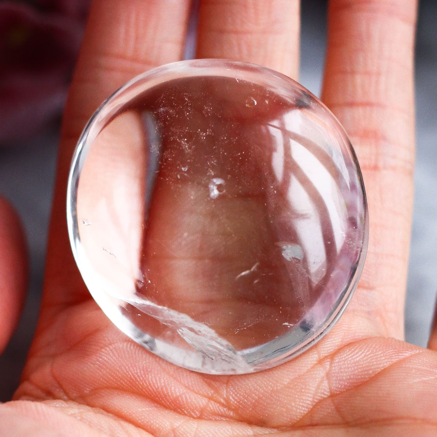 Горный хрусталь в форме гальки