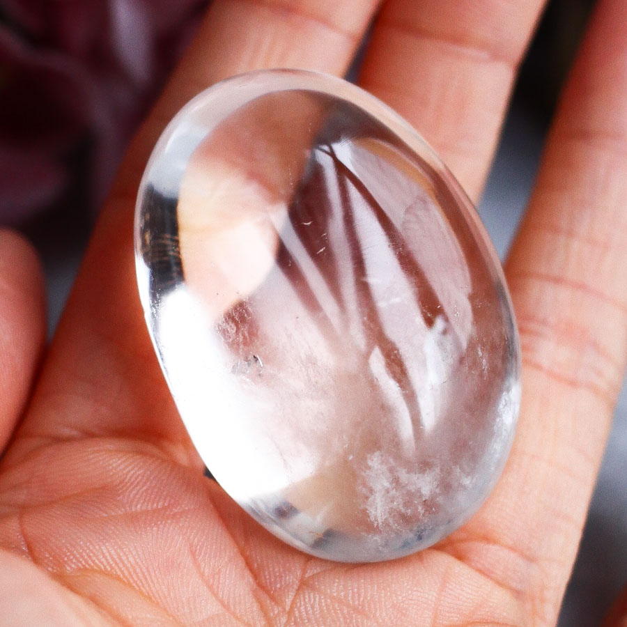 Горный хрусталь в форме гальки