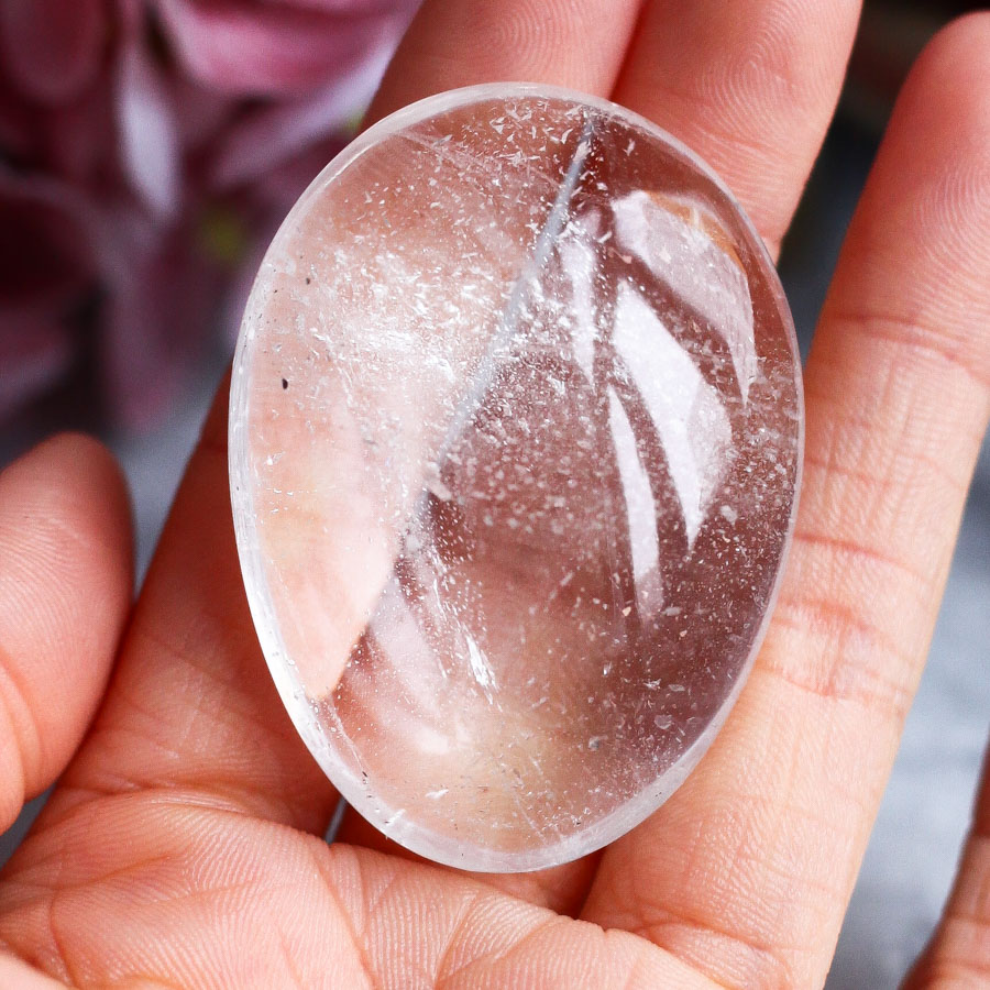 Горный хрусталь в форме гальки