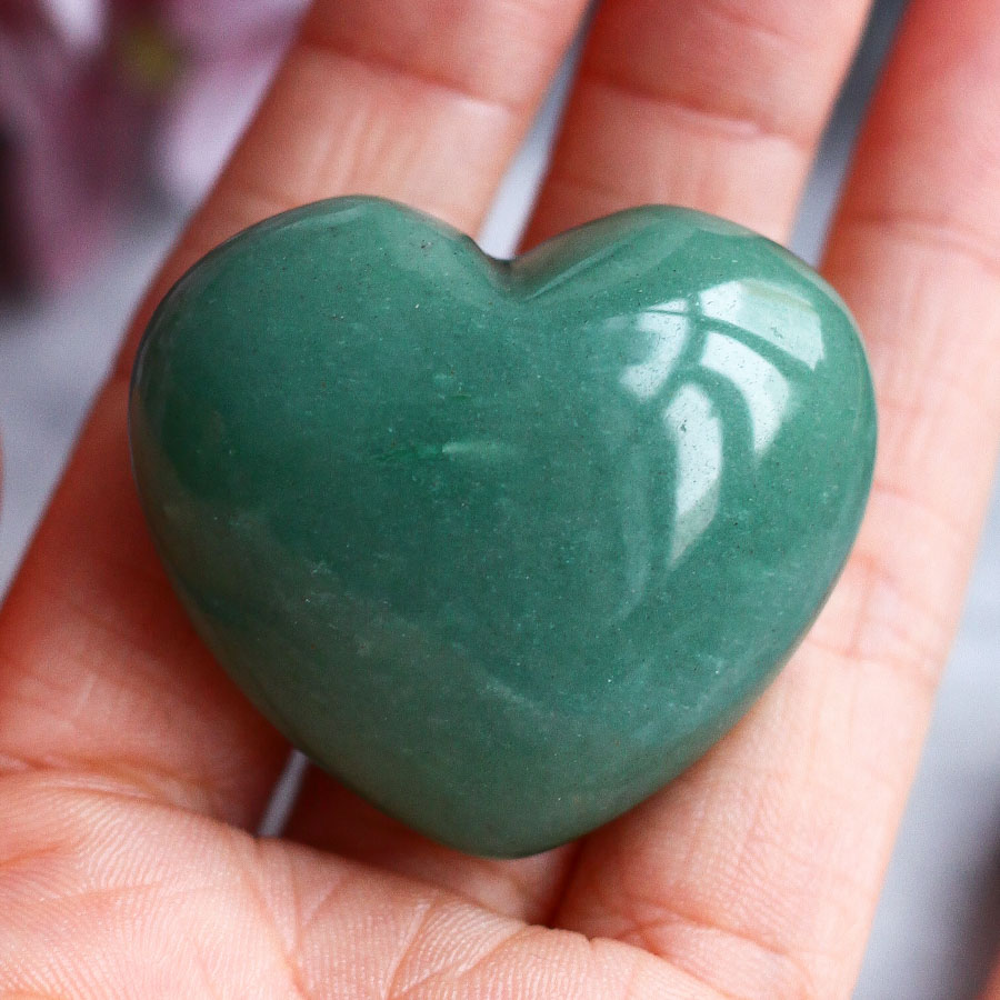 Зеленый авантюрин в форме сердца