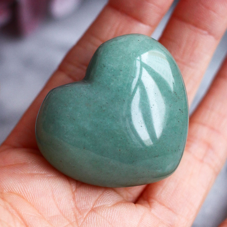 Зеленый авантюрин в форме сердца