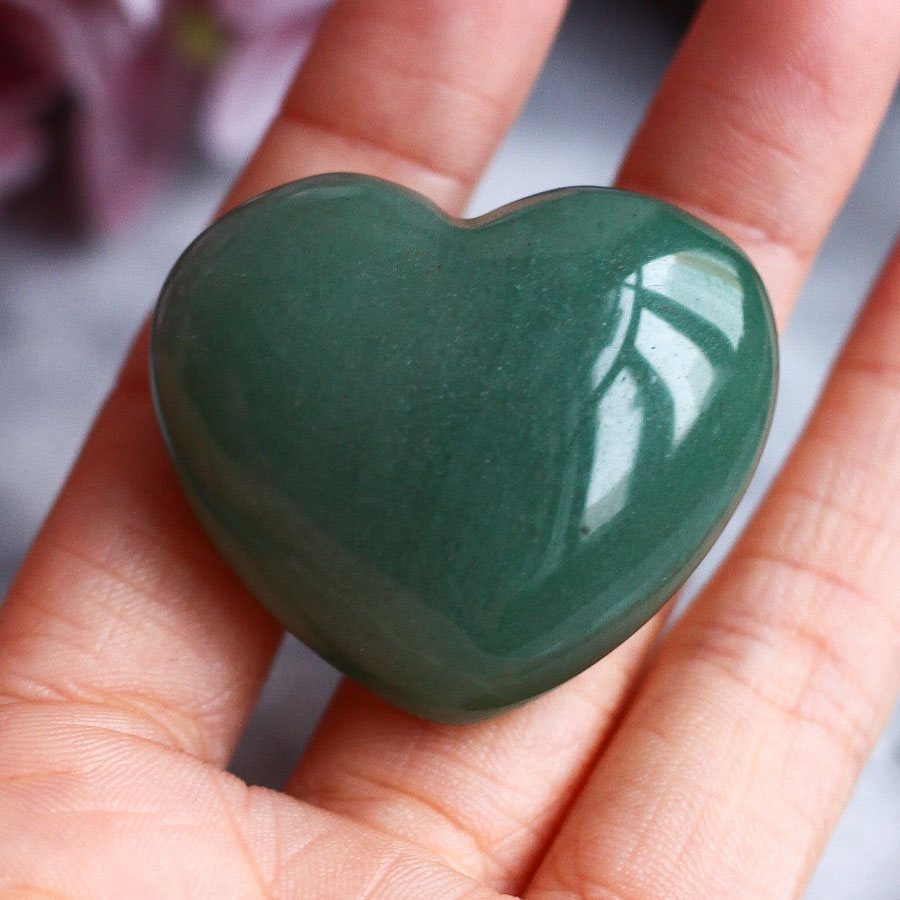 Зеленый авантюрин в форме сердца