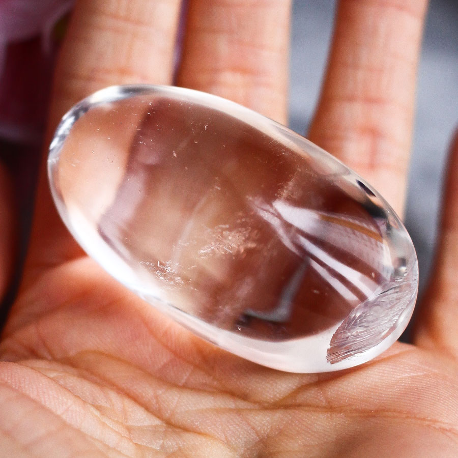 Горный хрусталь в форме гальки