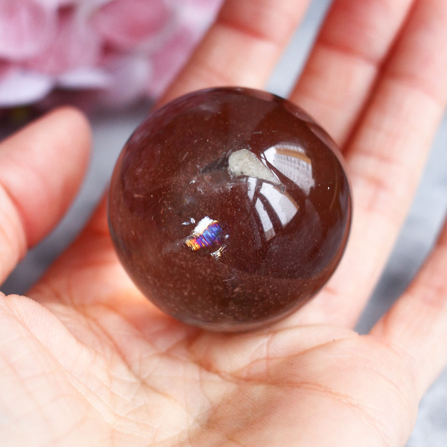 Раухтопаз в форме шара (дымчатый кварц)