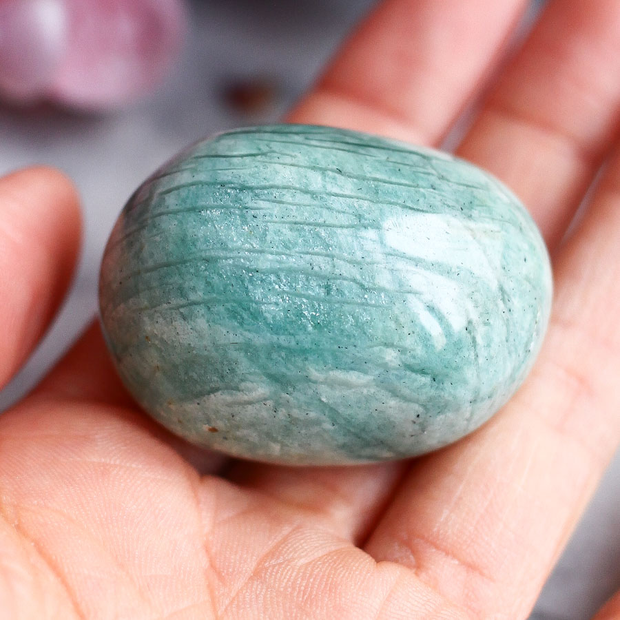 Амазонит в форме гальки