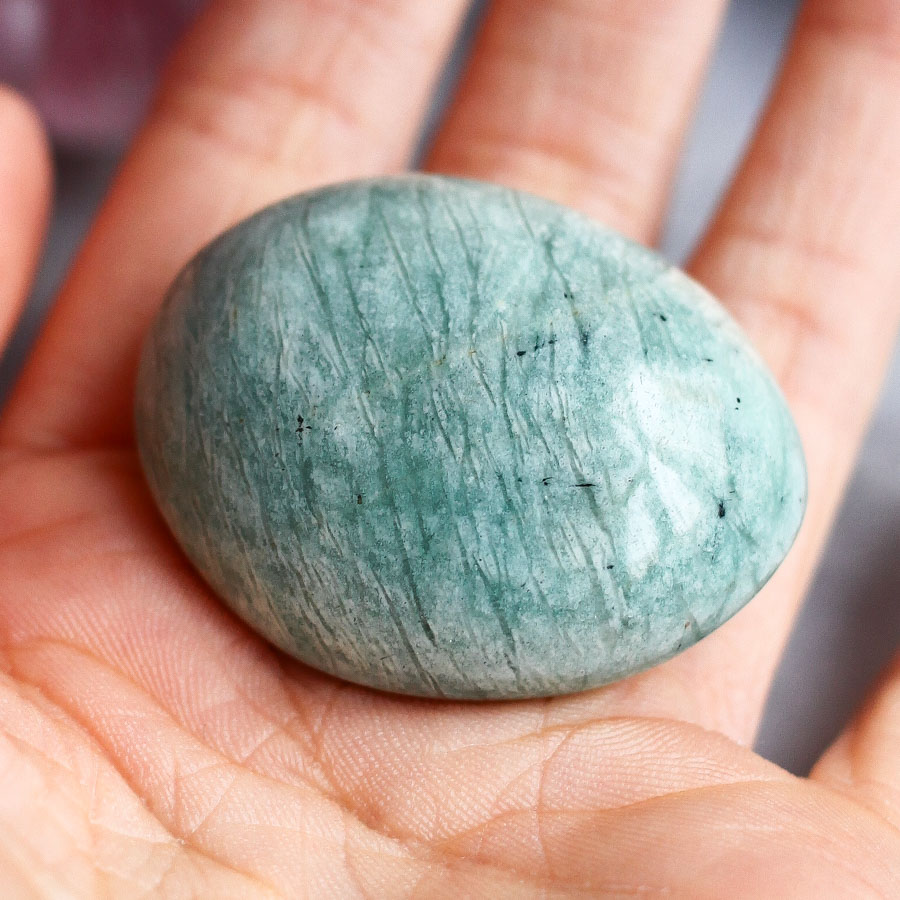 Амазонит в форме гальки