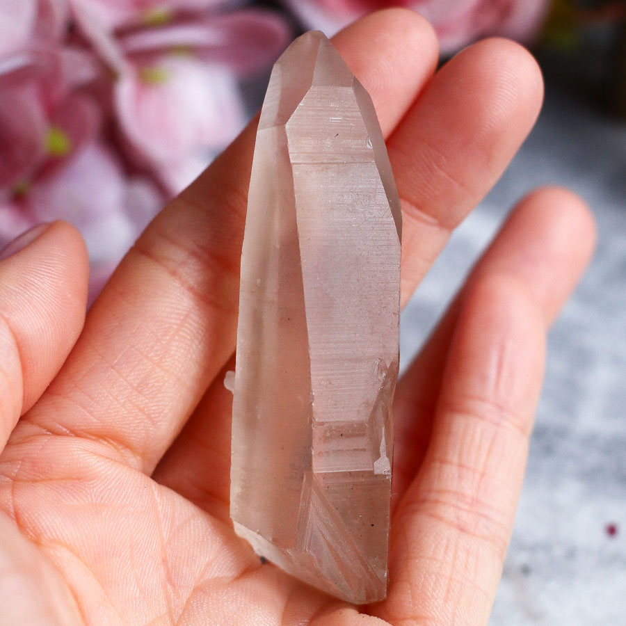 Кристалл дымчатого кварца ("лемурийский кварц")