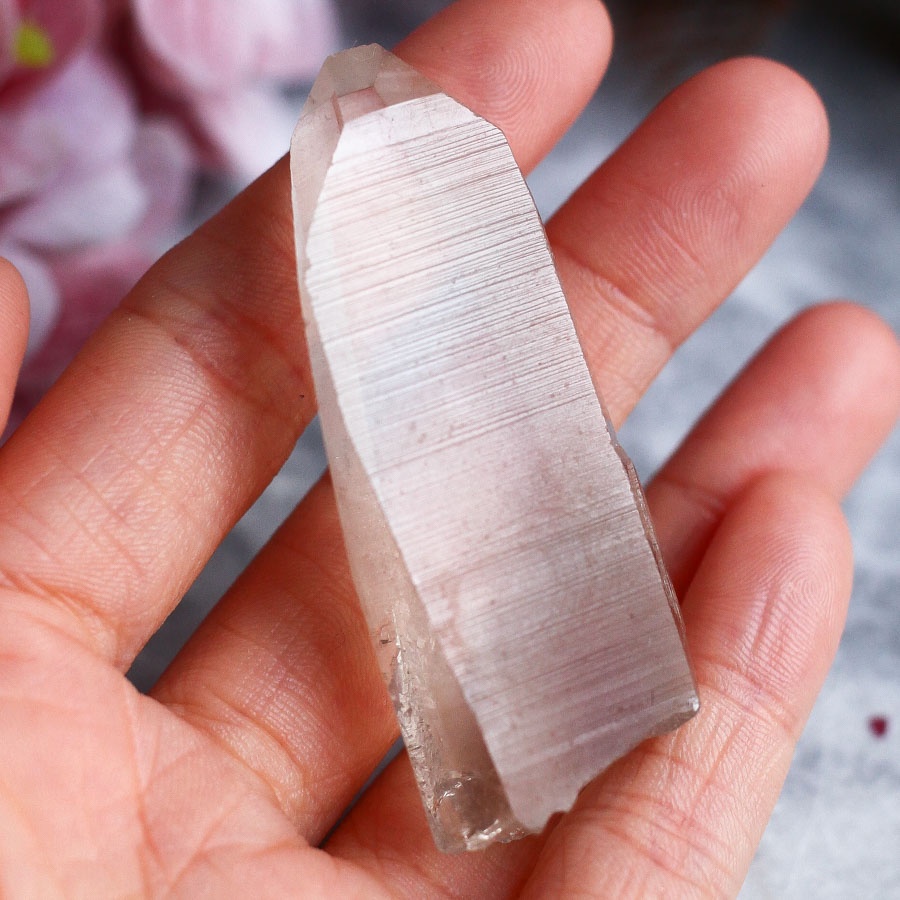 Кристалл дымчатого кварца ("лемурийский кварц")