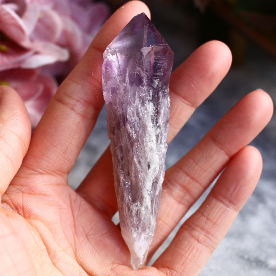Кристалл аметиста «Зуб дракона»
