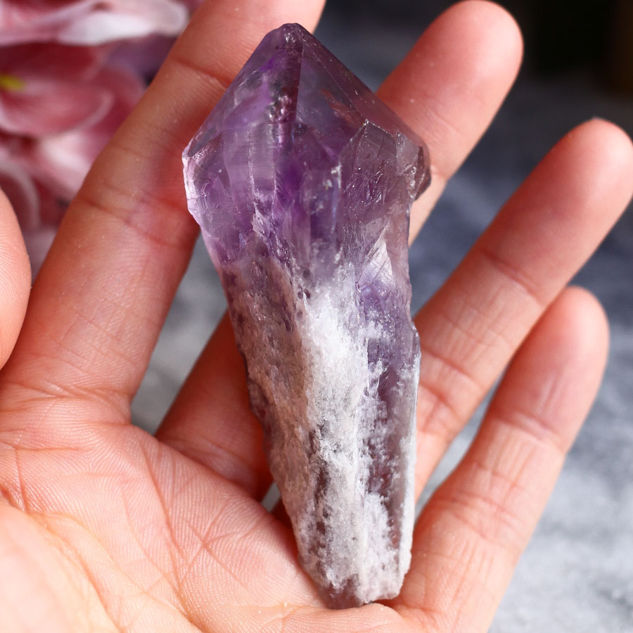 Кристалл аметиста «Зуб дракона»