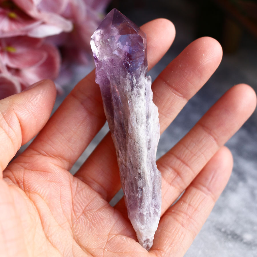 Кристалл аметиста «Зуб дракона»