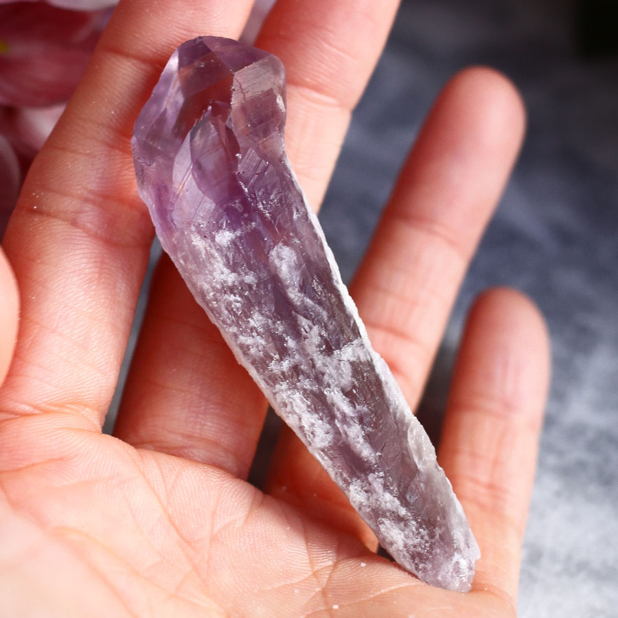 Кристалл аметиста «Зуб дракона»