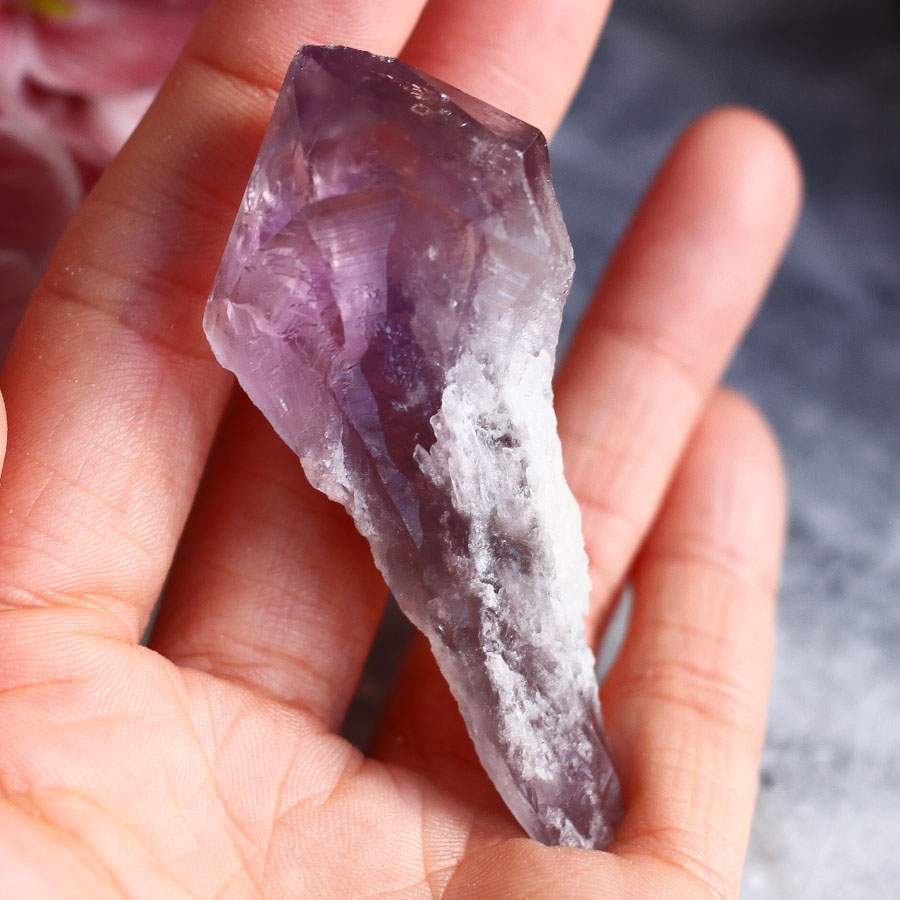 Кристалл аметиста «Зуб дракона»