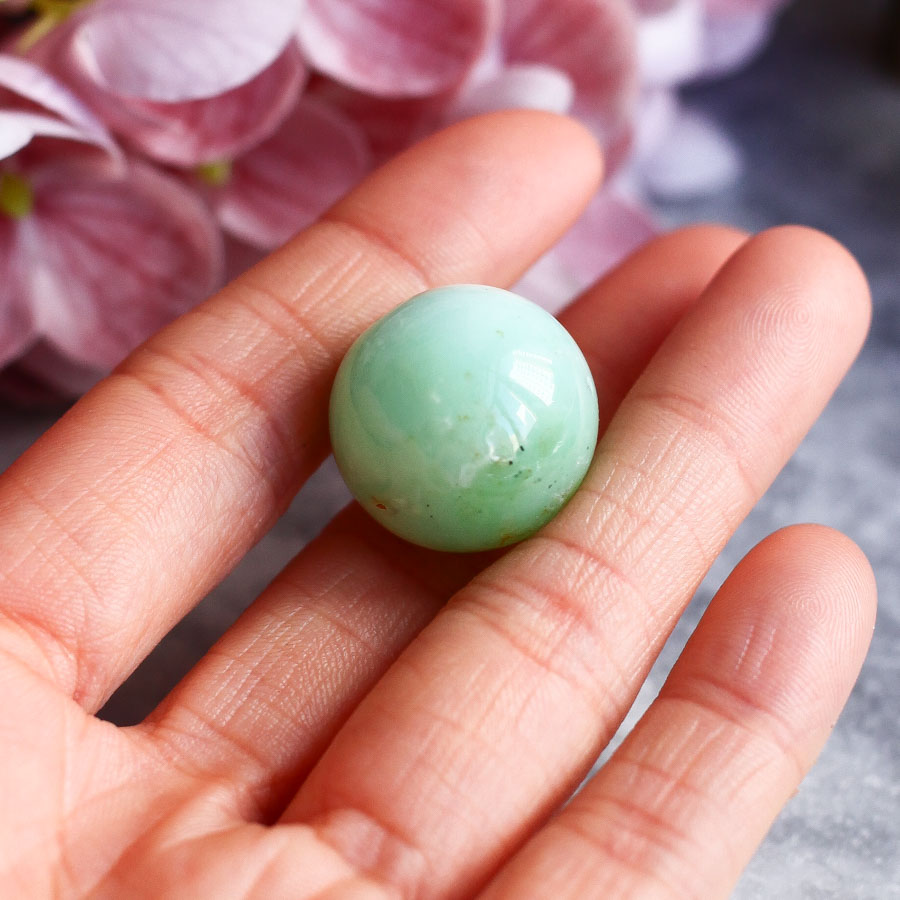 Хризопраз в форме шара